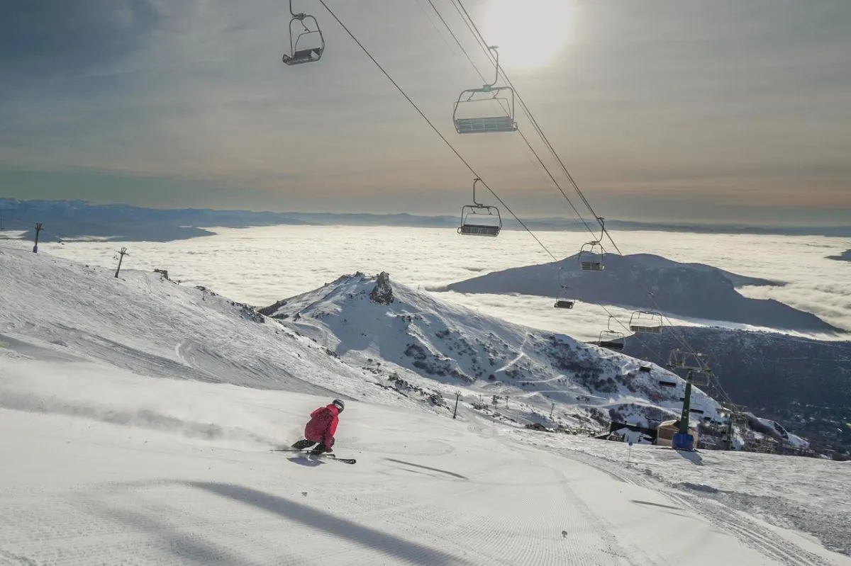 Las nevadas renovaron expectativas y esperan mantener el esquí hasta fin de septiembre