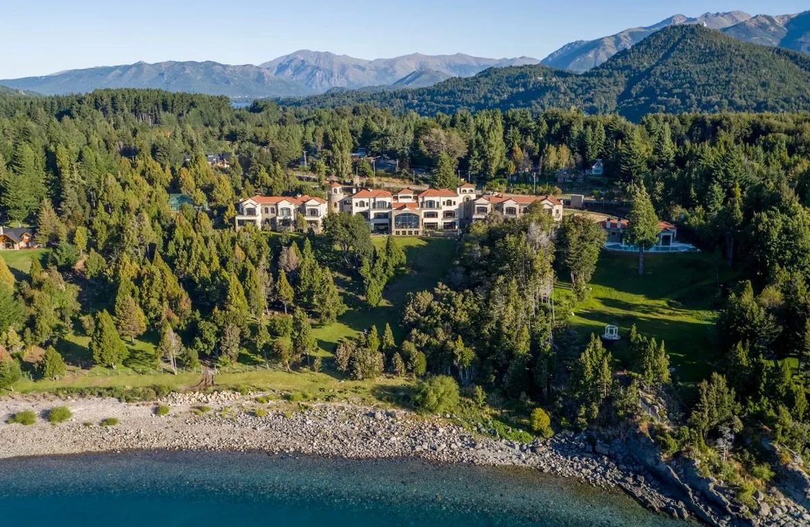 Leandro Paredes se alojó en un exclusivo hotel de Bariloche y quedó varado por el temporal