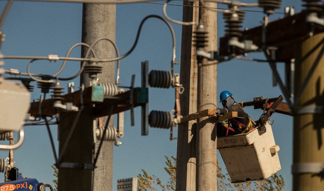 Legislador denuncia asimetrías en inversión eléctrica entre la Línea Sur y centros urbanos de Río Negro