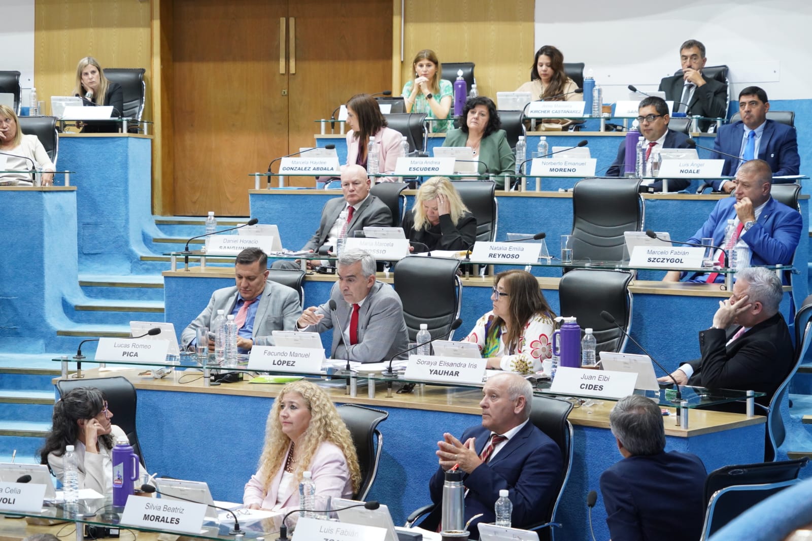 Legislador opositor reclama tratamiento urgente de proyectos sobre desendeudamiento familiar