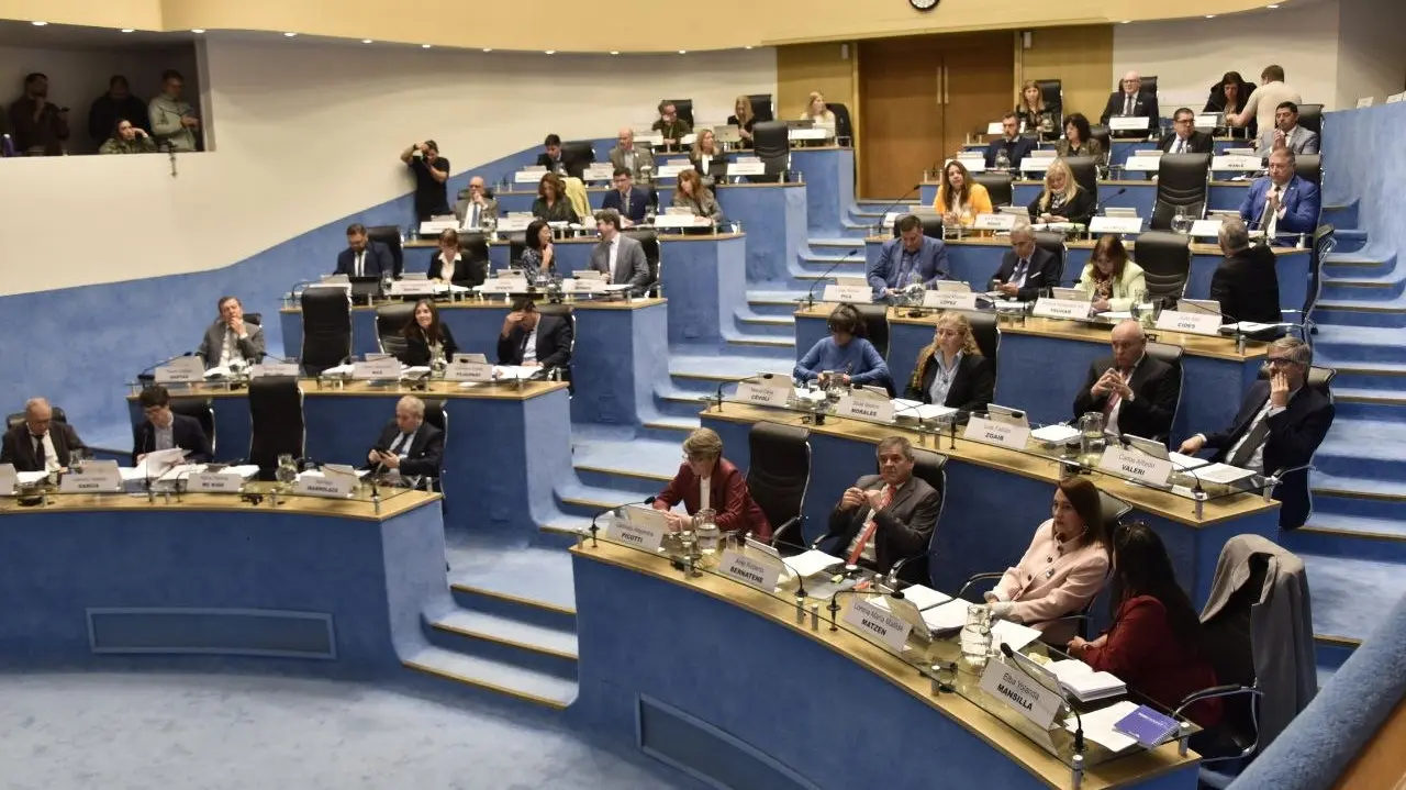 Legislatura rionegrina aprobó nueva ley de faena y comercialización de carnes con fuerte debate por fauna silvestre