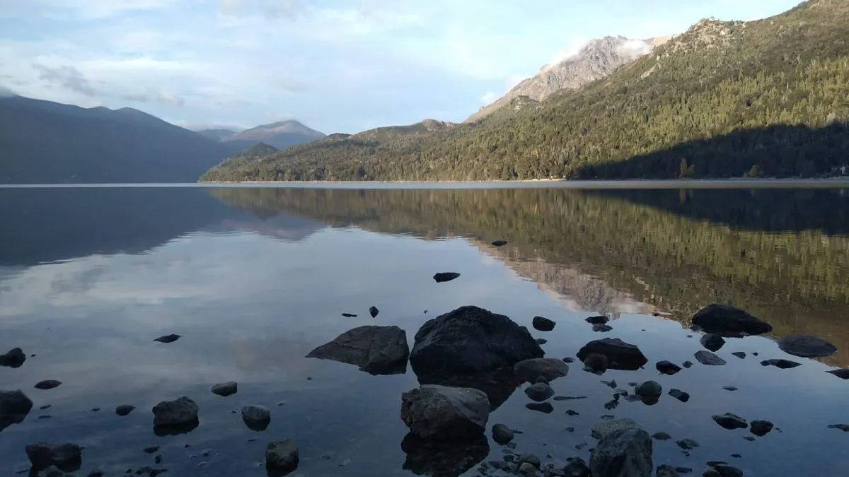 Martes con cielo algo nublado y máxima de 10 grados en Bariloche