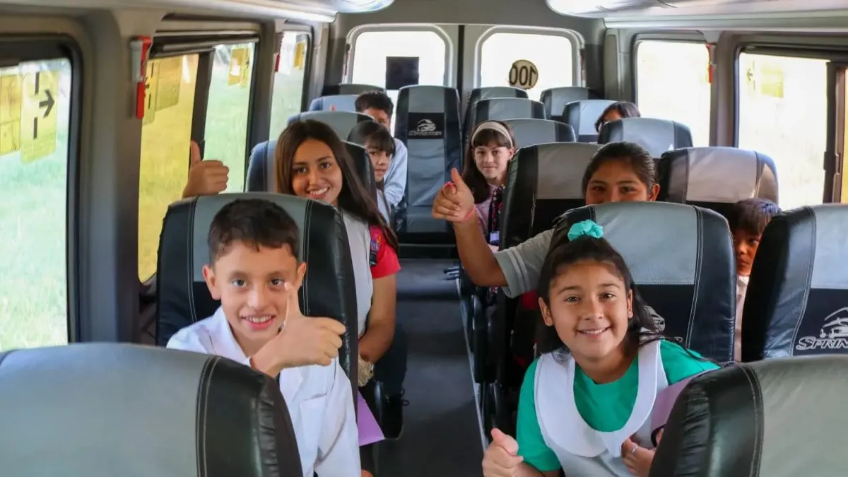 Más de 16 mil estudiantes rionegrinos llegan diariamente a la escuela gracias al transporte escolar provincial
