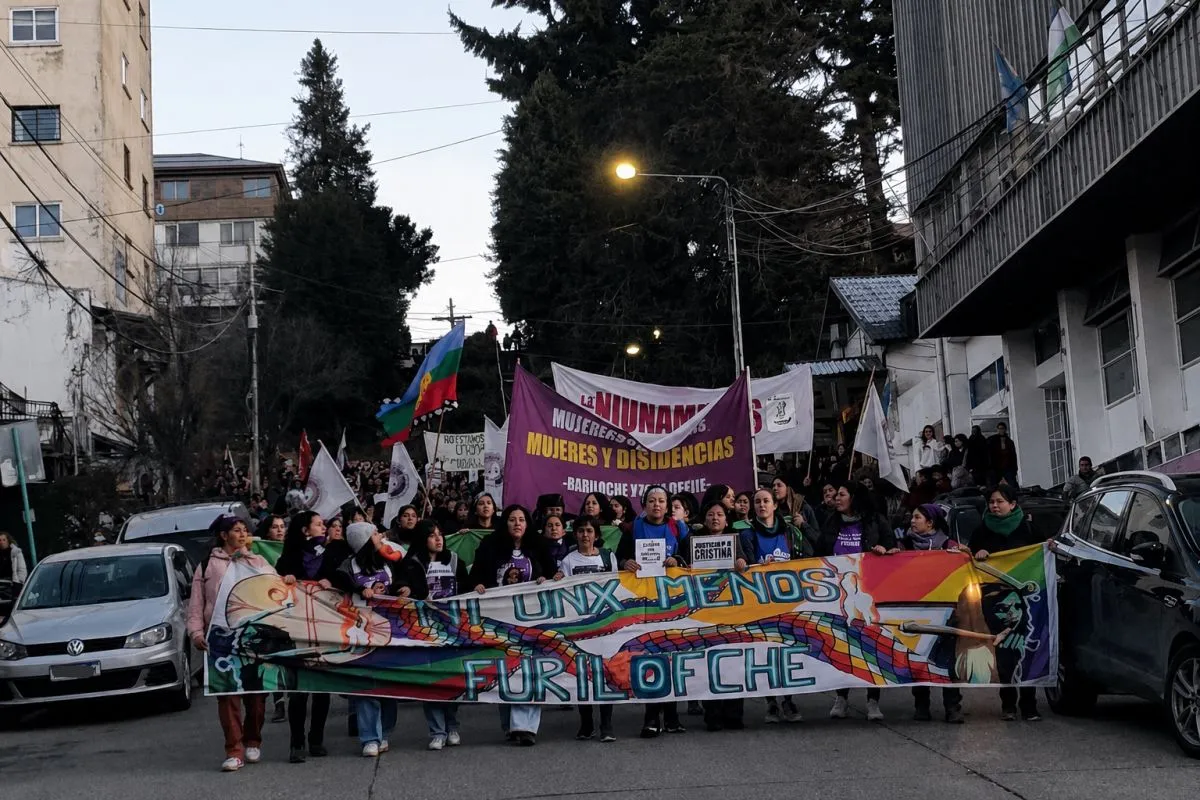 Miles de personas marcharon en Bariloche por una nueva jornada de Ni Una Menos