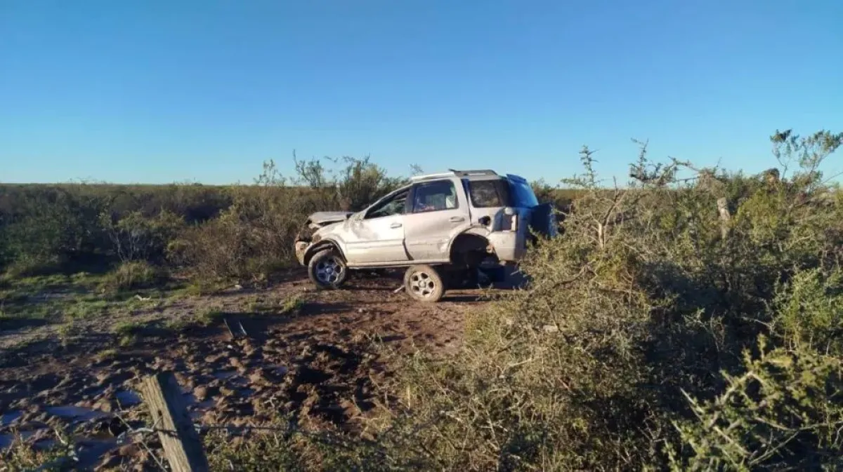 Murió un hombre de 88 años que viajaba desde Bariloche tras despiste y vuelco en Ruta 22