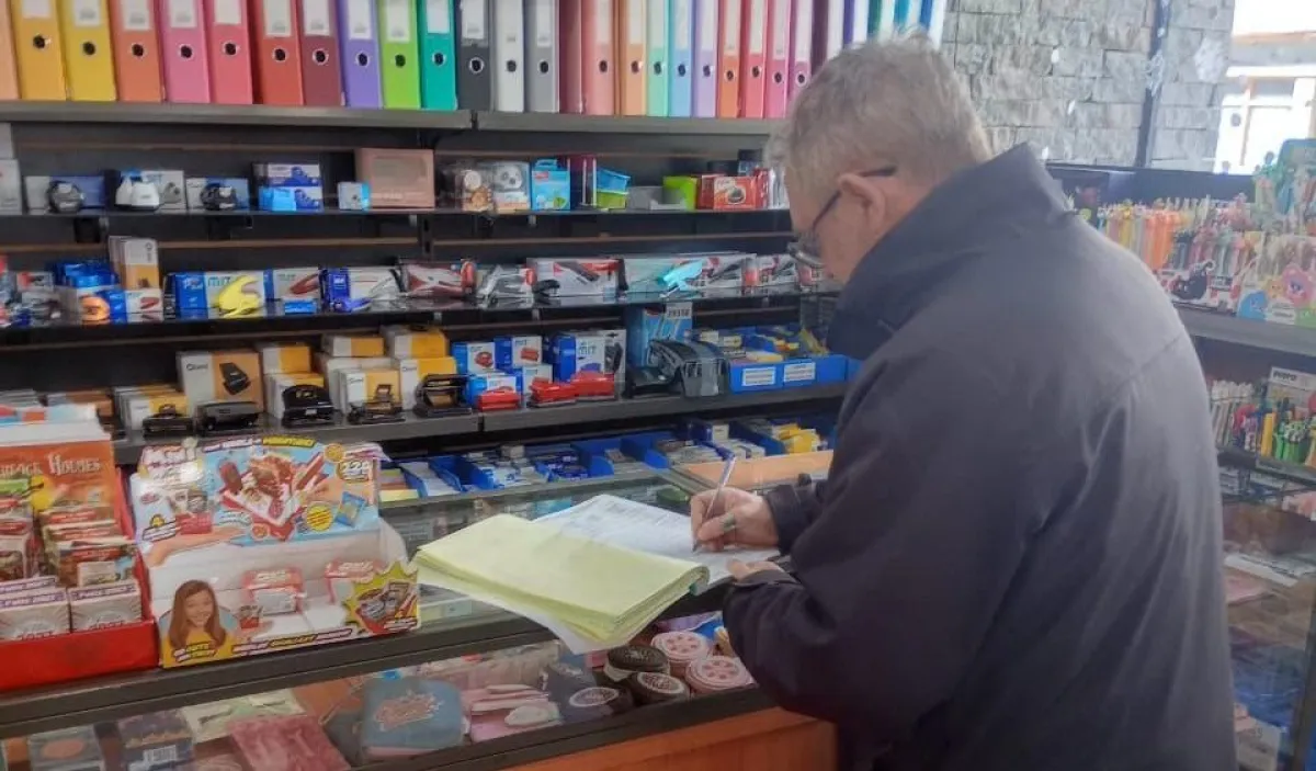 OMIDUC controla comercios de Bariloche por la venta de juguetes squishy prohibidos