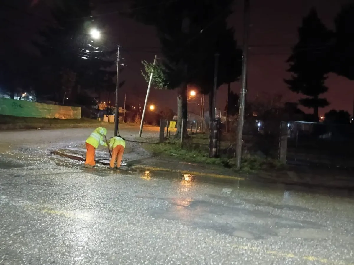 Operativo municipal por intensas lluvias: trabajan en toda la ciudad para prevenir anegamientos