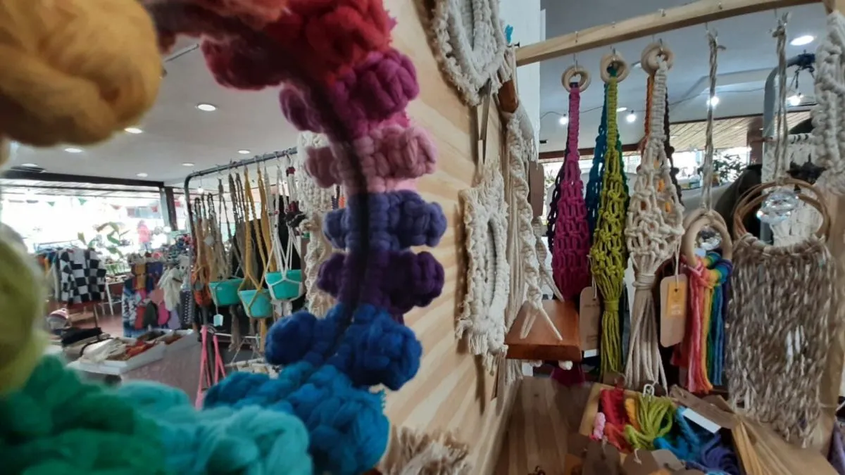 Ovillo Tejidos Patagónicos exhibe el trabajo de tejedoras locales en el SCUM hasta el 10 de agosto