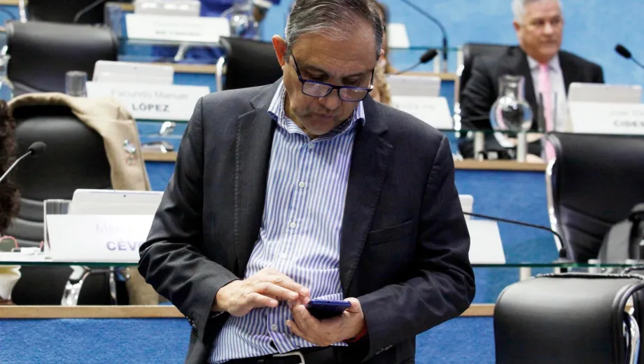 Presentan proyecto para regular el uso de inteligencia artificial en campañas electorales