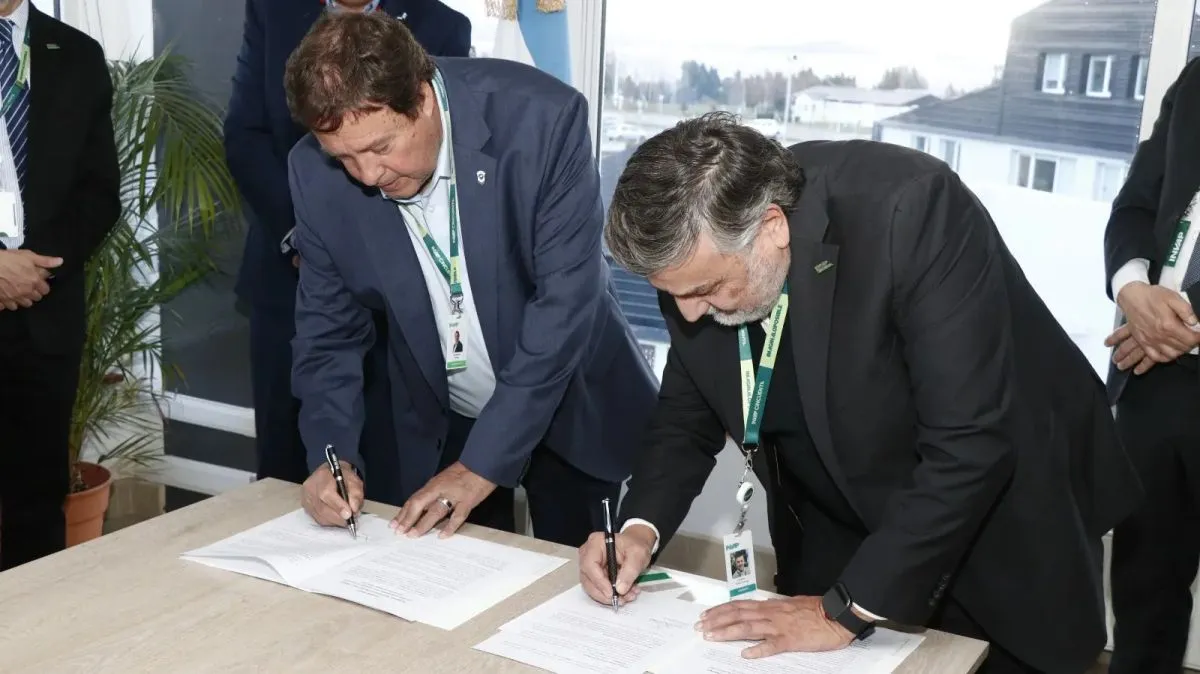 Provincia e INVAP acuerdan proyecto para 46 lotes con servicios en Dina Huapi