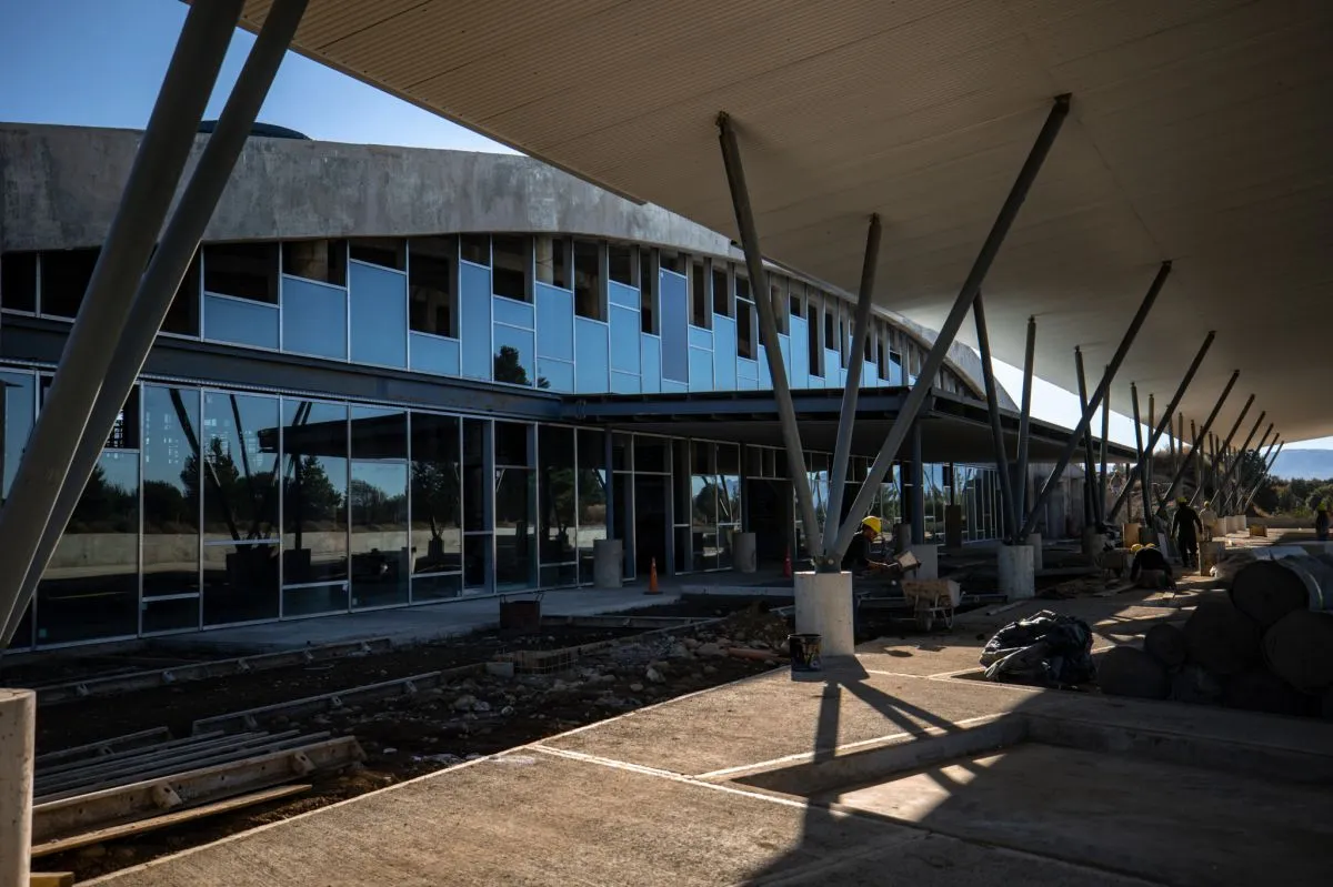 Provincia informó el estado de avance de múltiples obras en Bariloche que incluyen nueva terminal y mejoras viales
