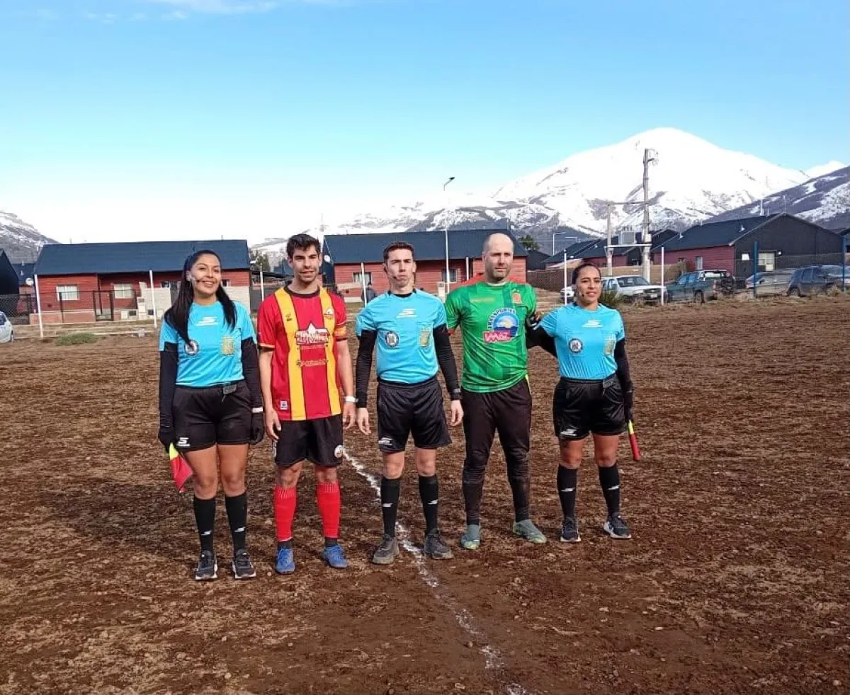 Regresó el fútbol al aire libre con los cuartos de final de la Copa Bariloche