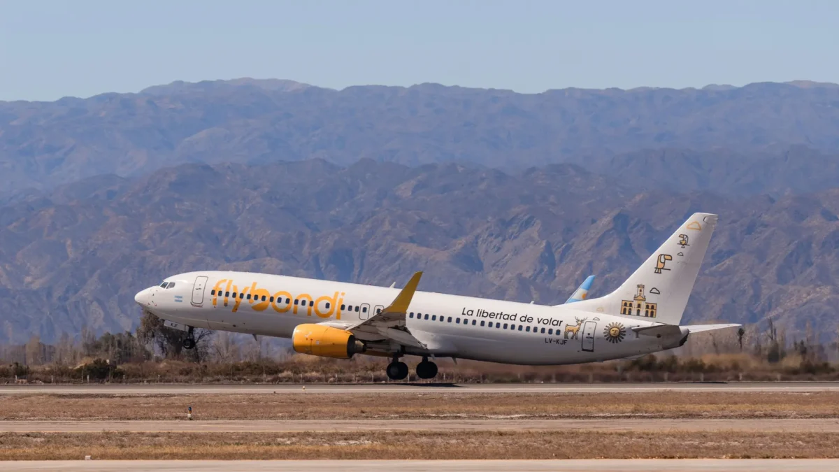 Río Negro multó a Flybondi con más de $100 millones por 243 cancelaciones de vuelos