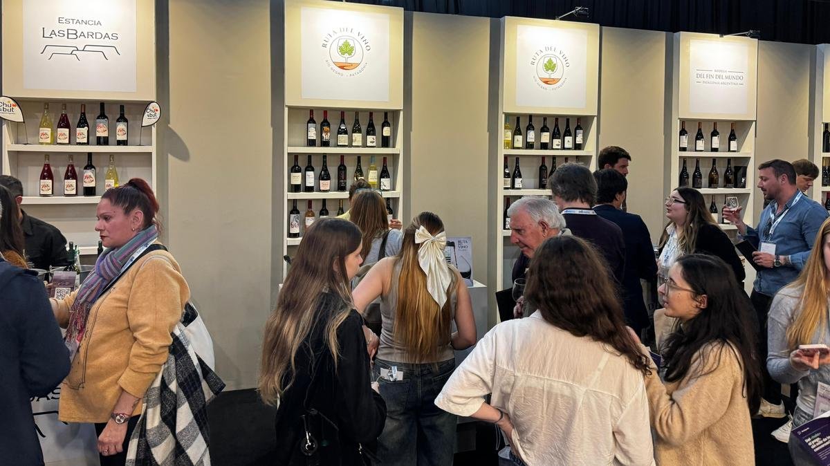 Río Negro presentó más de 20 etiquetas de vino y su oferta de enoturismo en HOTELGA 2026
