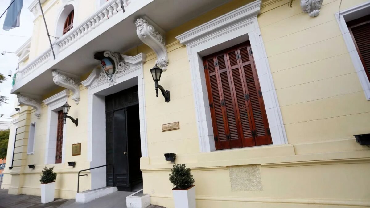Río Negro transfirió más de $20.500 millones a municipios y comisiones de fomento en mayo