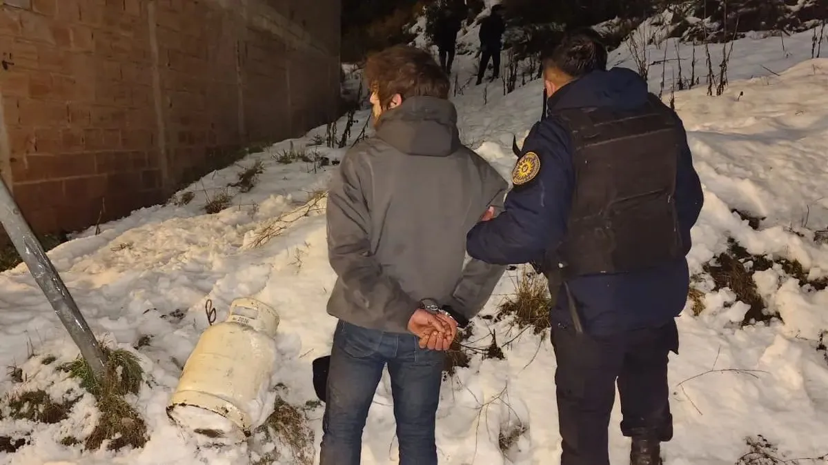 Robó una garrafa en el barrio 400 Viviendas y lo atraparon a los pocos minutos
