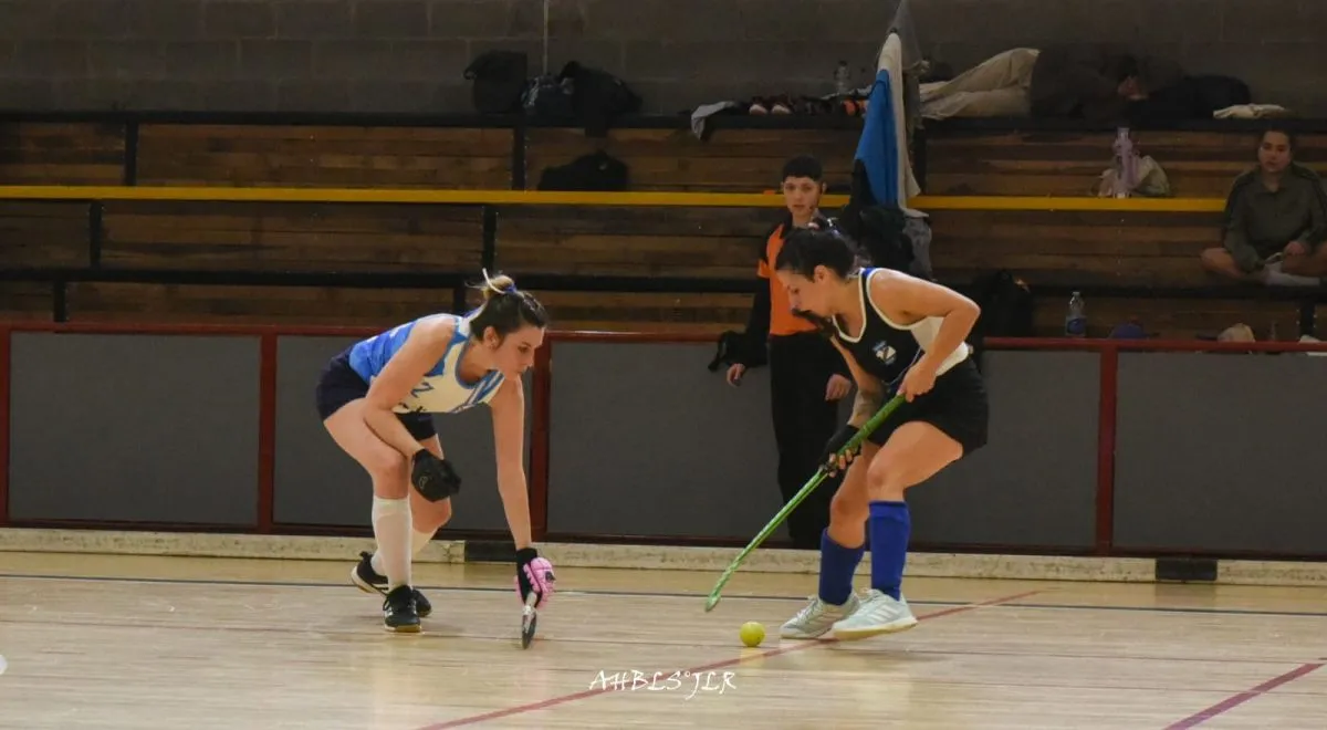 San Esteban, El Bolsón y Escuela Municipal lideran los campeonatos de hockey de Bariloche