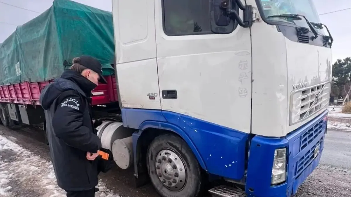 Secuestraron en Dina Huapi un camión Volvo buscado por la Justicia desde 2016