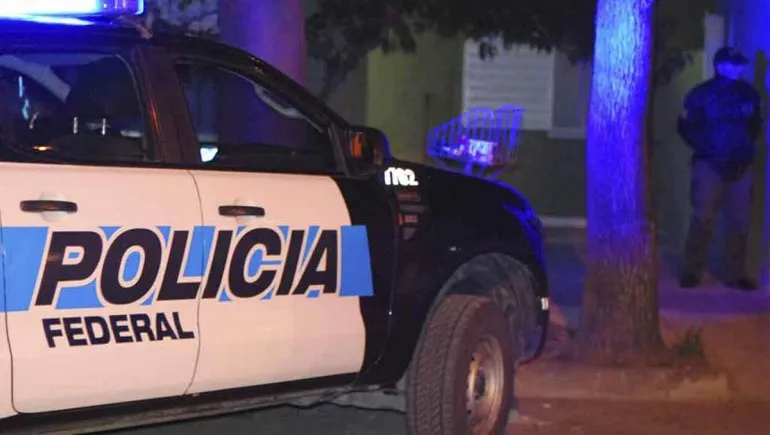 Secuestraron un arma y detuvieron a tres hombres en un control vehicular en el Nahuel Hué