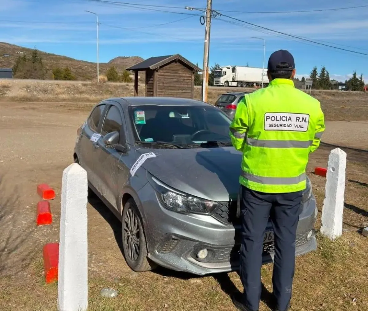 Secuestraron un Fiat Argo con pedido judicial durante un control de tránsito en la Ruta 40