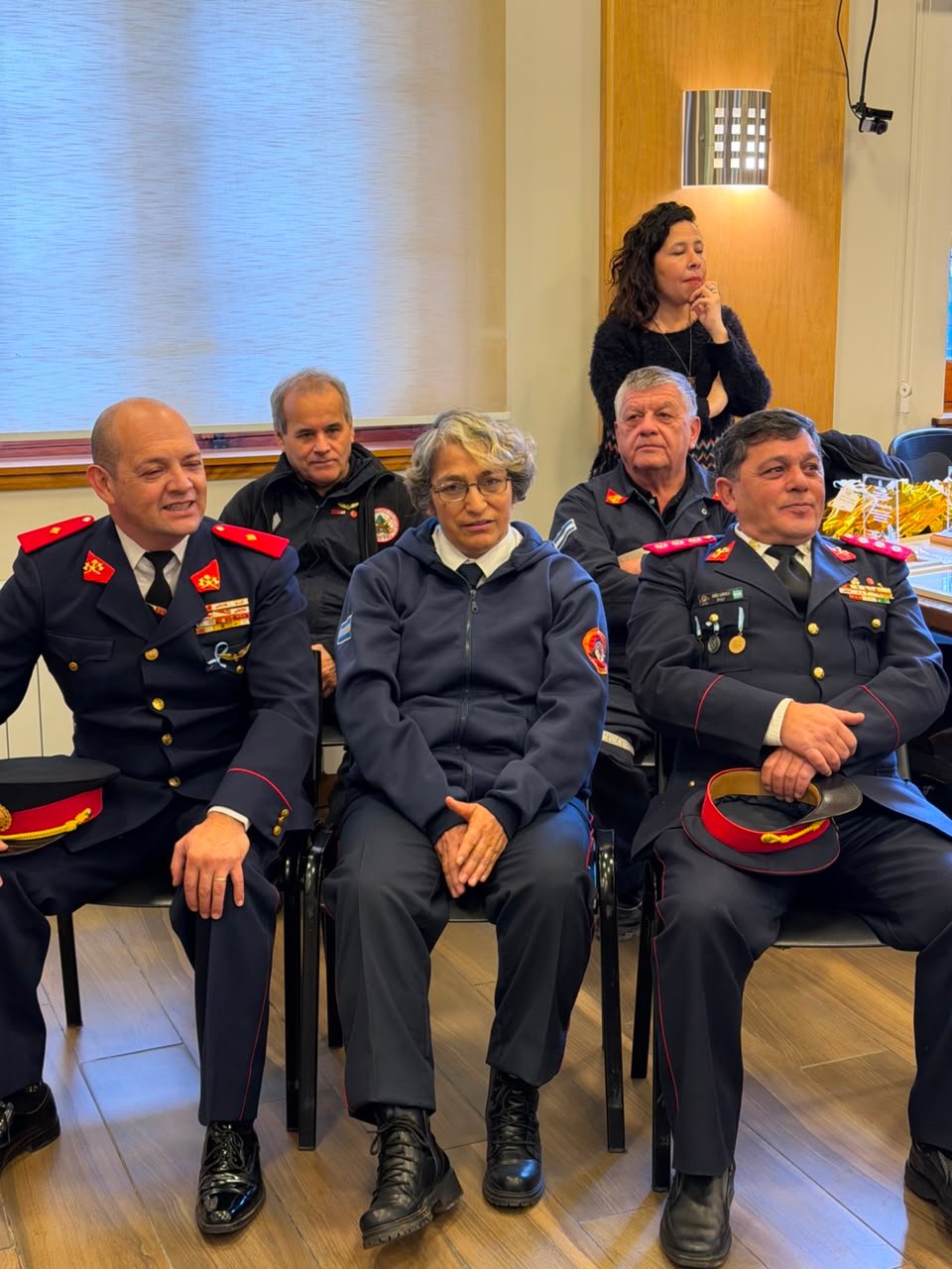 Seis bomberos voluntarios recibieron la distinción "Enrique Linconir" por su trayectoria en Bariloche