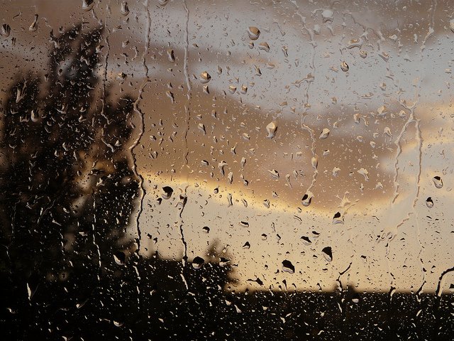 Suspenden clases del turno mañana en Bariloche y Dina Huapi por alerta rojo por lluvias intensas