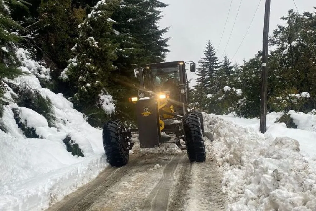 Temporal en Bariloche: uso obligatorio de cadenas para acceder a los cerros y operativo en toda la ciudad