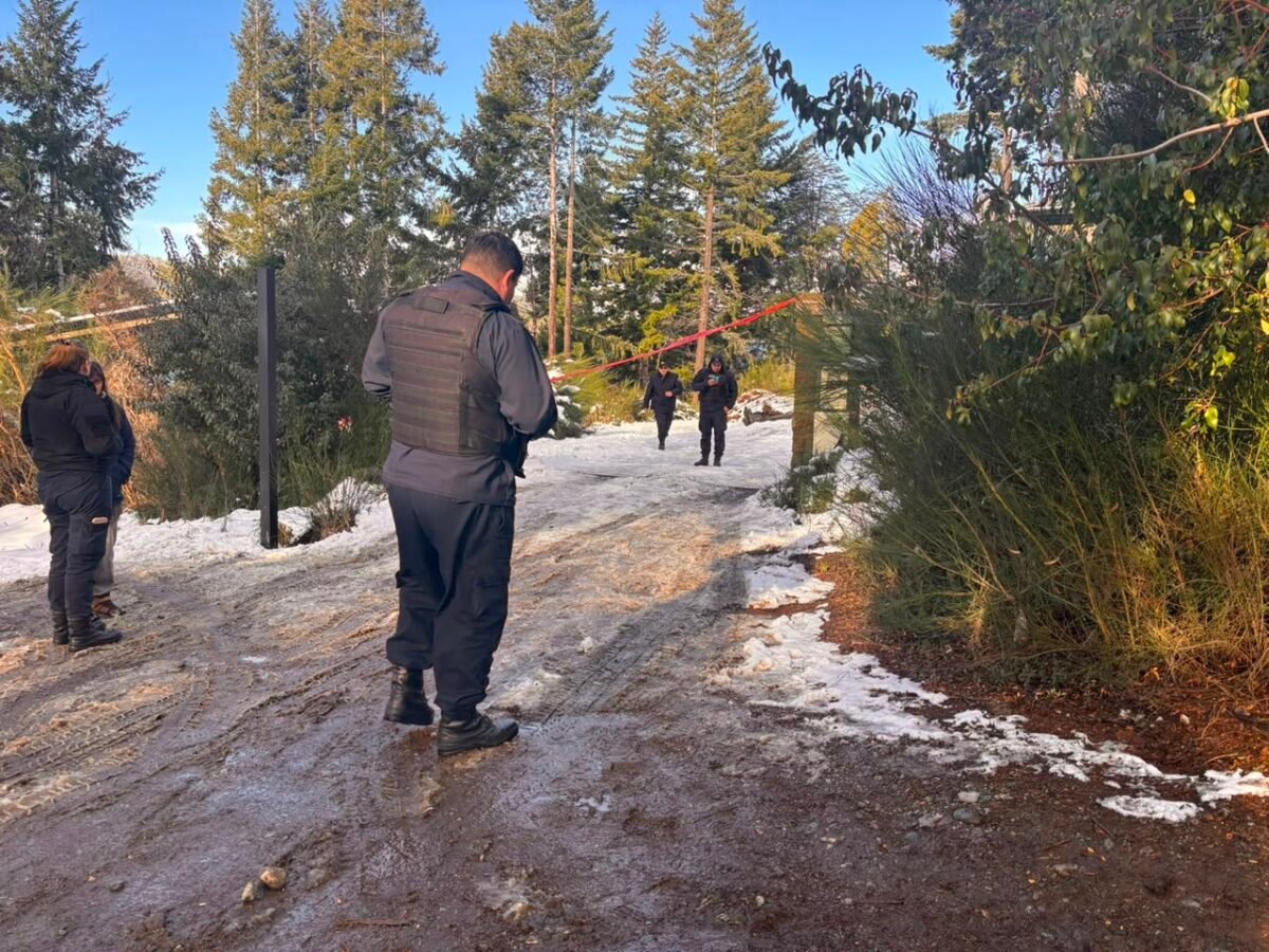 Tragedia en el kilómetro 15: murió una nena de 3 años al caer un auto al Nahuel Huapi