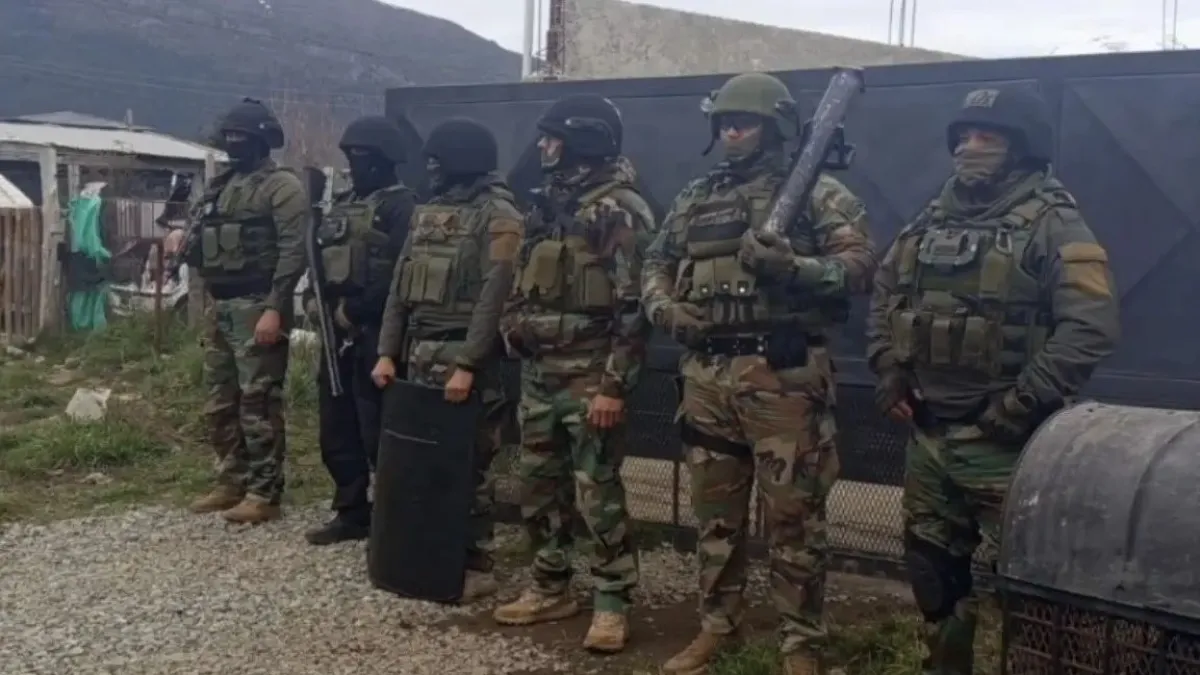 Tres hombres imputados por lesiones graves tras allanamiento en barrio de Bariloche