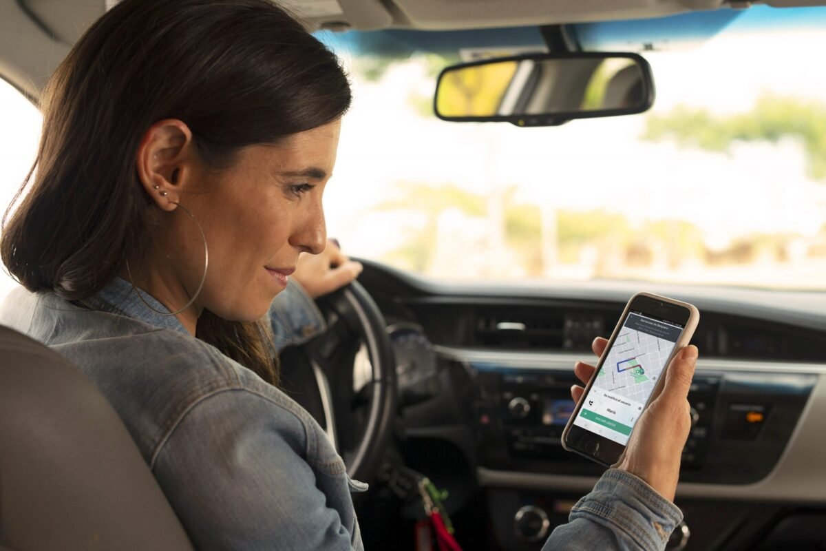 Uber Mujeres ya funciona en Bariloche: tres formas de viajar con conductoras