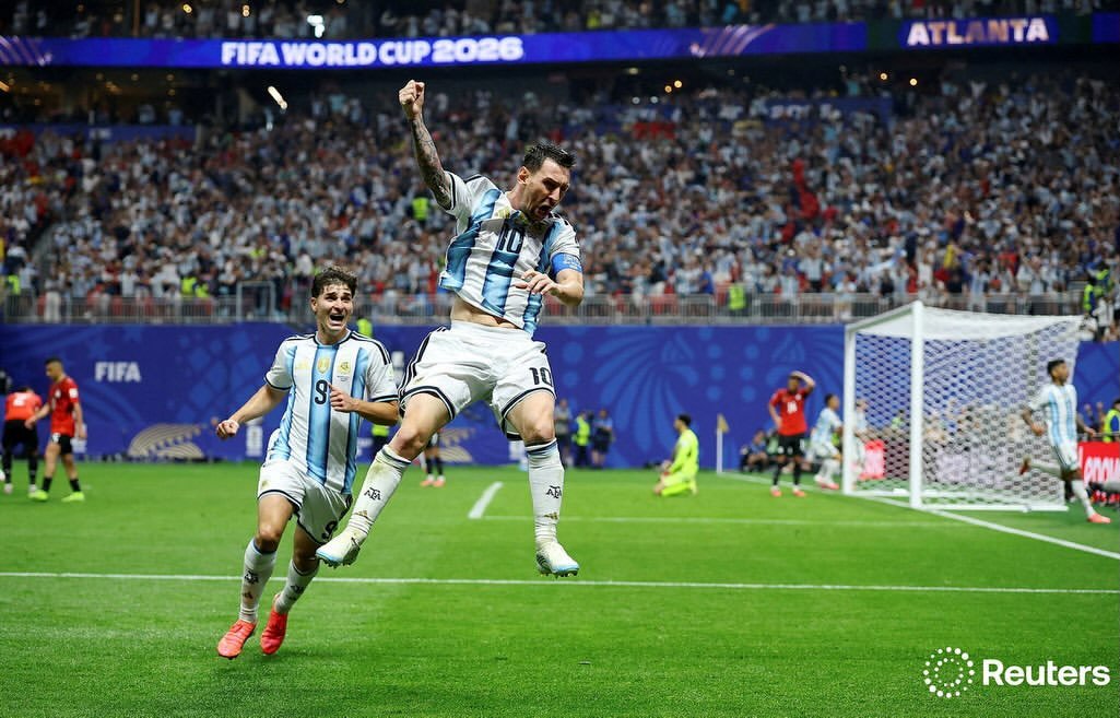 Un fotógrafo barilochense inmortalizó el festejo de Messi en la remontada histórica de Atlanta