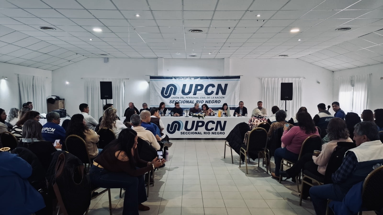 UPCN calificó de "entreguista" el acuerdo salarial firmado por ATE con el Gobierno provincial