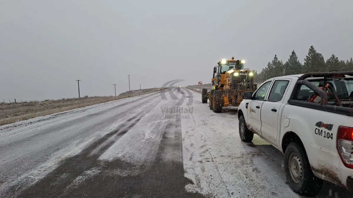 Vialidad Nacional advierte extrema precaución en las rutas 237 y 40 por nieve y hielo