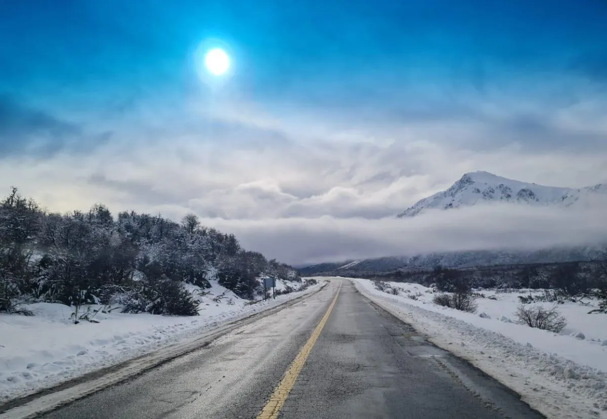 Vialidad Nacional advierte por hielo y nieve en rutas cordilleranas: cadenas obligatorias