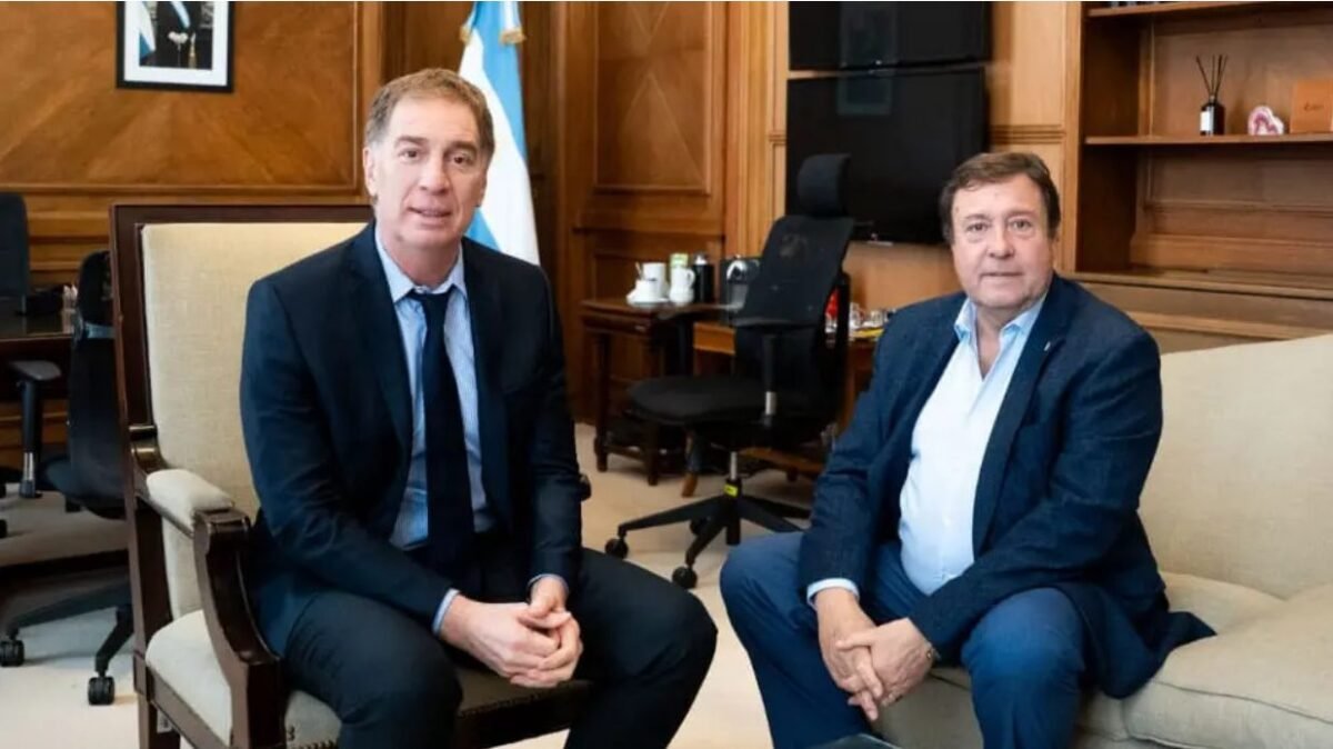 Weretilneck se reunió con Santilli por el Tren del Valle y la provincialización de las rutas 22 y 151