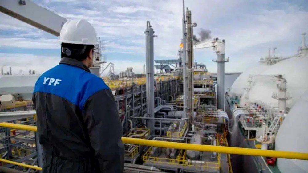 YPF tramita licencia ambiental para 12 pozos en Vaca Muerta destinados al proyecto Argentina LNG