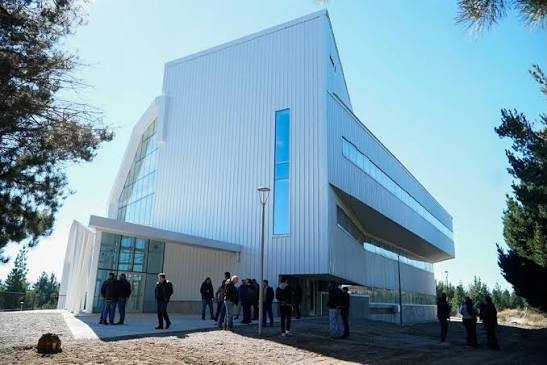 Weretilneck destacó el rol de la universidad pública y alertó sobre el impacto de los recortes presupuestarios